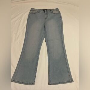 (29) Women's Classic Light Blue Flare Jeans NWOT